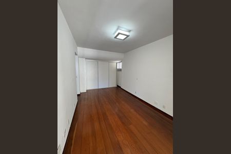 Apartamento à venda com 250m², 3 quartos e 3 vagasQuarto