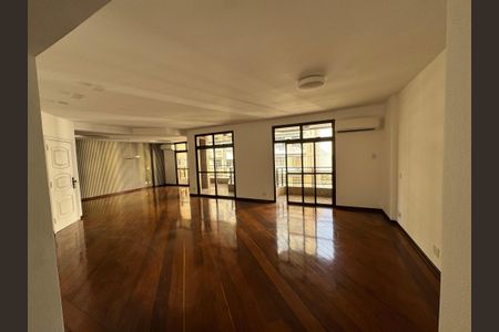 Apartamento à venda com 250m², 3 quartos e 3 vagasSala