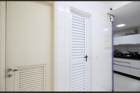 Apartamento à venda com 125m², 3 quartos e 2 vagas Apartamento à venda com 125m², 3 quartos e 2 vagasÁrea de Serviço