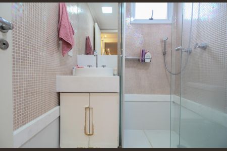 Apartamento à venda com 125m², 3 quartos e 2 vagas Apartamento à venda com 125m², 3 quartos e 2 vagasBanheiro Suíte 2