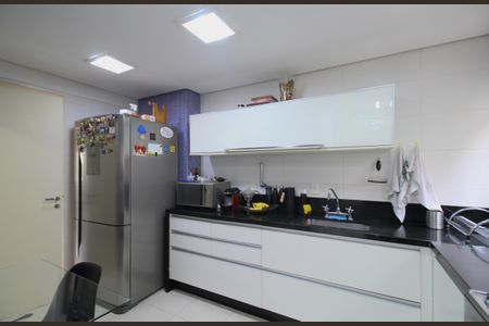 Apartamento à venda com 125m², 3 quartos e 2 vagas Apartamento à venda com 125m², 3 quartos e 2 vagasCozinha