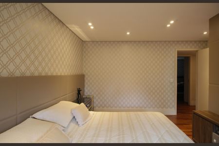 Apartamento à venda com 125m², 3 quartos e 2 vagas Apartamento à venda com 125m², 3 quartos e 2 vagasSuíte 1