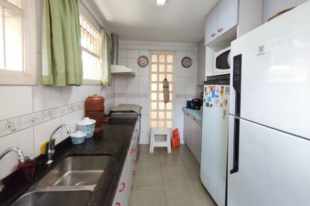 Casa à venda com 400m², 5 quartos e 4 vagas Casa à venda com 400m², 5 quartos e 4 vagasCozinha