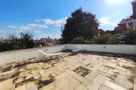 Casa à venda com 400m², 5 quartos e 4 vagas Casa à venda com 400m², 5 quartos e 4 vagasÁrea comum