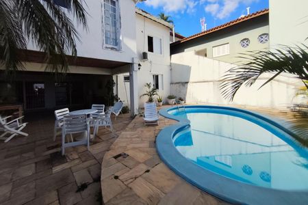 Casa à venda com 400m², 5 quartos e 4 vagas Casa à venda com 400m², 5 quartos e 4 vagasÁrea comum - Piscina