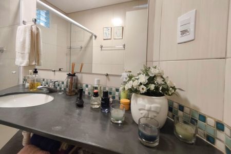 Casa à venda com 400m², 5 quartos e 4 vagas Casa à venda com 400m², 5 quartos e 4 vagasBanheiro Social