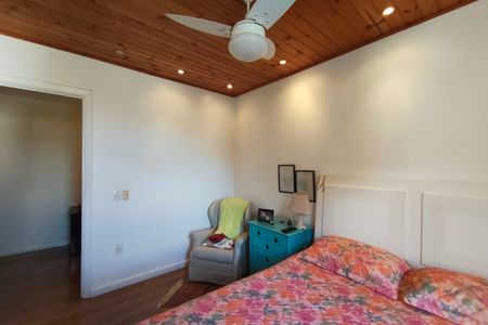 Casa à venda com 400m², 5 quartos e 4 vagas Casa à venda com 400m², 5 quartos e 4 vagasQuarto Suíte