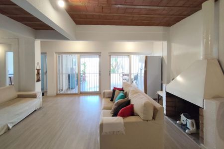 Casa à venda com 400m², 5 quartos e 4 vagas Casa à venda com 400m², 5 quartos e 4 vagasSala de Estar