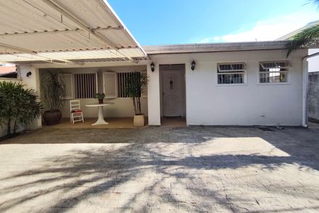 Casa à venda com 400m², 5 quartos e 4 vagas Casa à venda com 400m², 5 quartos e 4 vagasGaragem