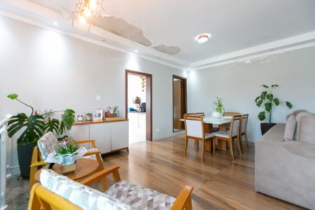 Casa para alugar com 250m², 2 quartos e 3 vagas Casa para alugar com 250m², 2 quartos e 3 vagasSala