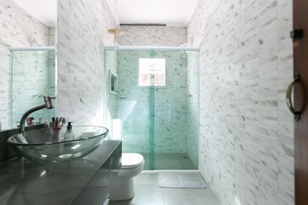 Casa para alugar com 250m², 2 quartos e 3 vagas Casa para alugar com 250m², 2 quartos e 3 vagasBanheiro Social