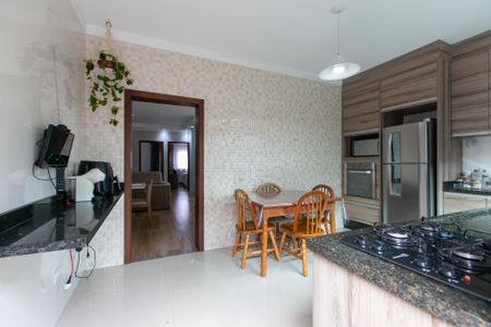 Casa para alugar com 250m², 2 quartos e 3 vagas Casa para alugar com 250m², 2 quartos e 3 vagasCozinha