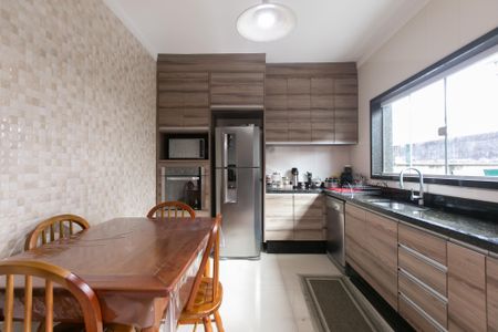 Casa para alugar com 250m², 2 quartos e 3 vagas Casa para alugar com 250m², 2 quartos e 3 vagasCozinha