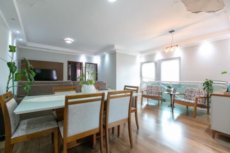 Casa para alugar com 250m², 2 quartos e 3 vagas Casa para alugar com 250m², 2 quartos e 3 vagasSala