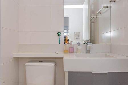 Apartamento à venda com 70m², 2 quartos e 1 vagaBanheiro Social