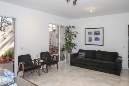 Casa à venda com 200m², 4 quartos e 1 vaga Casa à venda com 200m², 4 quartos e 1 vagaÁrea comum - Salão de festas