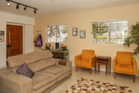 Casa à venda com 200m², 4 quartos e 1 vaga Casa à venda com 200m², 4 quartos e 1 vagaSala e Cozinha