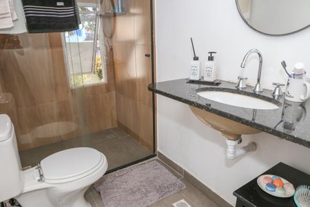 Casa à venda com 200m², 4 quartos e 1 vaga Casa à venda com 200m², 4 quartos e 1 vagaBanheiro Social