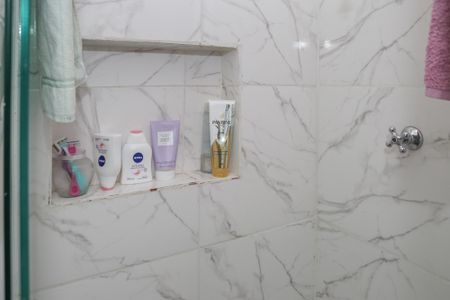 Casa à venda com 200m², 4 quartos e 1 vaga Casa à venda com 200m², 4 quartos e 1 vagaBanheiro da Suíte 2