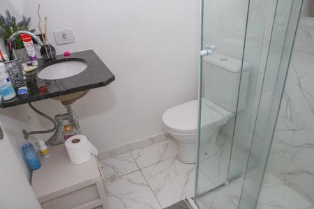 Casa à venda com 200m², 4 quartos e 1 vaga Casa à venda com 200m², 4 quartos e 1 vagaBanheiro da Suíte 2