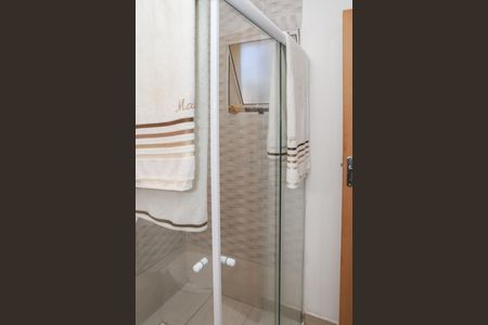 Casa à venda com 200m², 4 quartos e 1 vaga Casa à venda com 200m², 4 quartos e 1 vagaBanheiro da Suíte 1