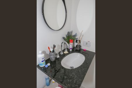 Casa à venda com 200m², 4 quartos e 1 vaga Casa à venda com 200m², 4 quartos e 1 vagaBanheiro da Suíte 2