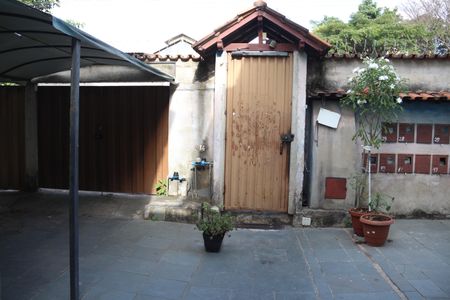 Apartamento à venda com 40m², 2 quartos e sem vagaÁrea comum