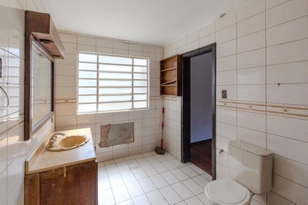 Banheiro da Suíte de casa à venda com 2 quartos, 250m² em Tristeza, Porto Alegre