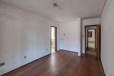 Casa à venda com 250m², 2 quartos e 5 vagasSuíte