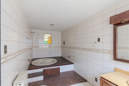 Casa à venda com 250m², 2 quartos e 5 vagasBanheiro da Suíte