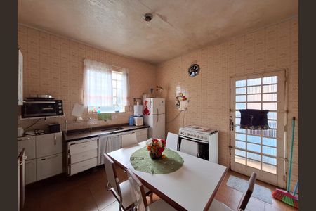 Casa à venda com 599m², 6 quartos e 3 vagasCozinha casa 1