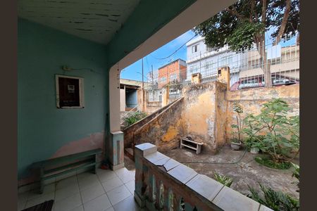 Casa à venda com 599m², 6 quartos e 3 vagasEntrada casa 1