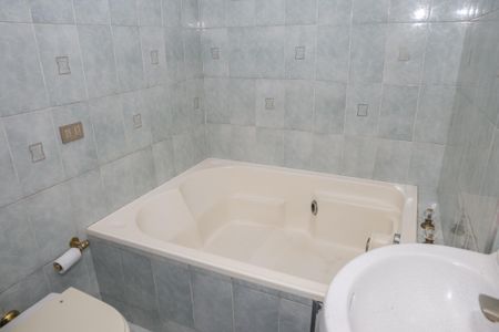 Apartamento à venda com 143m², 2 quartos e 1 vagaBanheiro da Suíte