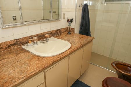 Apartamento à venda com 143m², 2 quartos e 1 vagaBanheiro Social