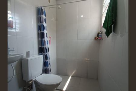 Casa à venda com 80m², 4 quartos e sem vagaBanheiro da suíte