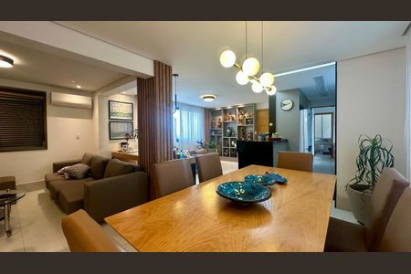 Apartamento à venda com 130m², 4 quartos e 3 vagasSala