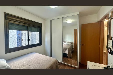 Apartamento à venda com 130m², 4 quartos e 3 vagasQuarto