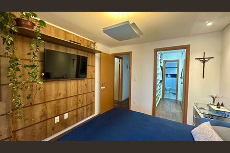 Apartamento à venda com 130m², 4 quartos e 3 vagasQuarto 2