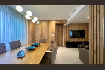 Apartamento à venda com 130m², 4 quartos e 3 vagasSala