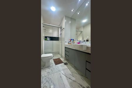 Apartamento à venda com 130m², 4 quartos e 3 vagasBanheiro