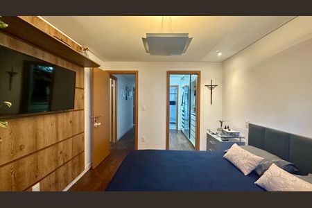 Apartamento à venda com 130m², 4 quartos e 3 vagasQuarto 2