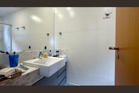 Apartamento à venda com 130m², 4 quartos e 3 vagasBanheiro