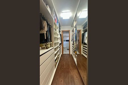 Apartamento à venda com 130m², 4 quartos e 3 vagasCloset do Quarto 2