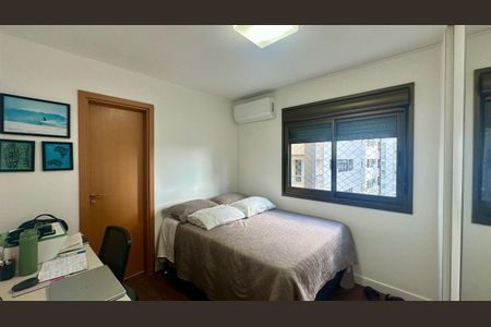 Apartamento à venda com 130m², 4 quartos e 3 vagasQuarto