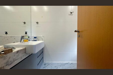 Apartamento à venda com 130m², 4 quartos e 3 vagasBanheiro