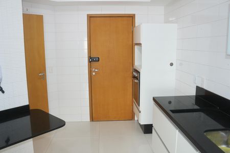 Apartamento para alugar com 133m², 3 quartos e 3 vagasCozinha