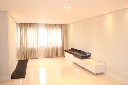 Apartamento para alugar com 133m², 3 quartos e 3 vagasSala