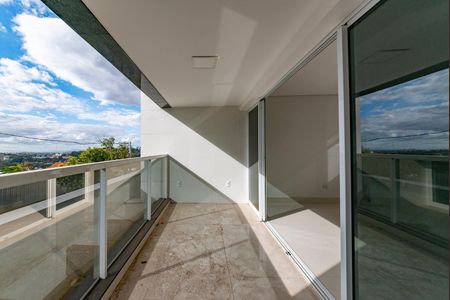 Apartamento à venda com 325m², 3 quartos e 4 vagasVaranda da Sala