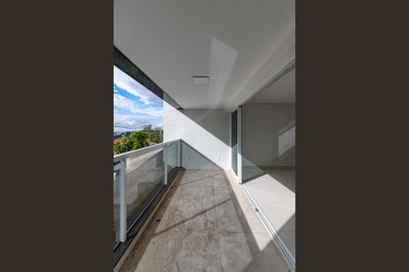 Apartamento à venda com 325m², 3 quartos e 4 vagasVaranda da Sala