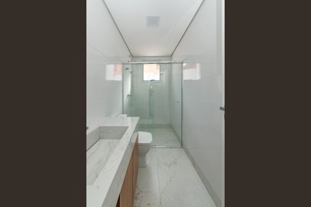 Apartamento à venda com 325m², 3 quartos e 4 vagasBanheiro da Suíte 2